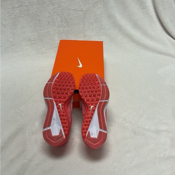 Nike Women's Red Running Shoes - Picture 3 of 3